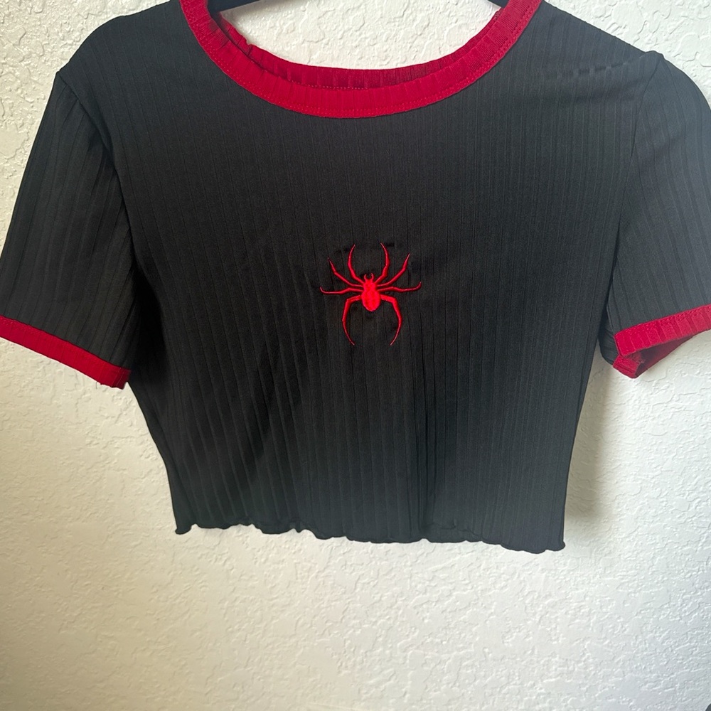 SHEIN women’s black and red croptop